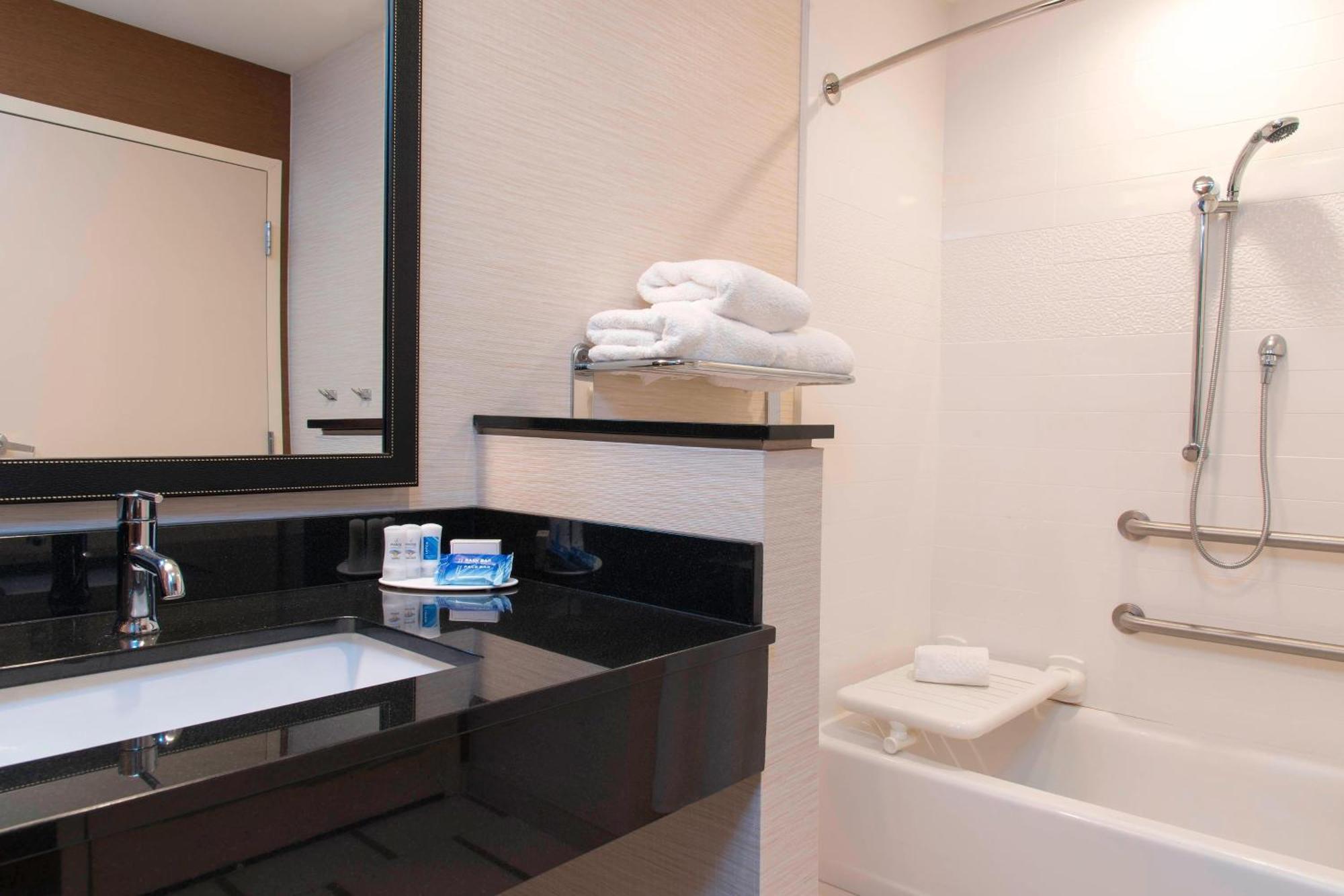 Fairfield Inn & Suites By Marriott Jackson Clinton Eksteriør bilde